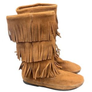 Minnetonka Women’s Boot 3 Tier of Fringe Leather Upper Sz 10